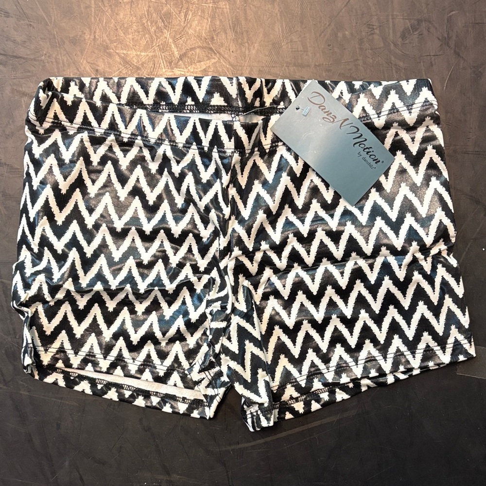 Black and White Zigzag Women Shorts